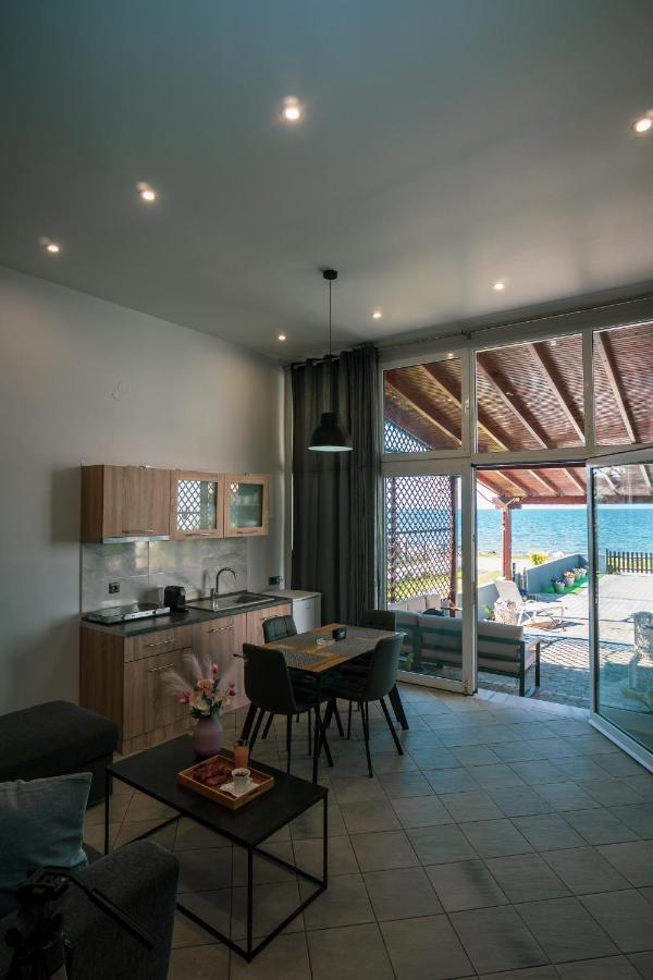 Seashell Luxury Apartment Нікіті Екстер'єр фото