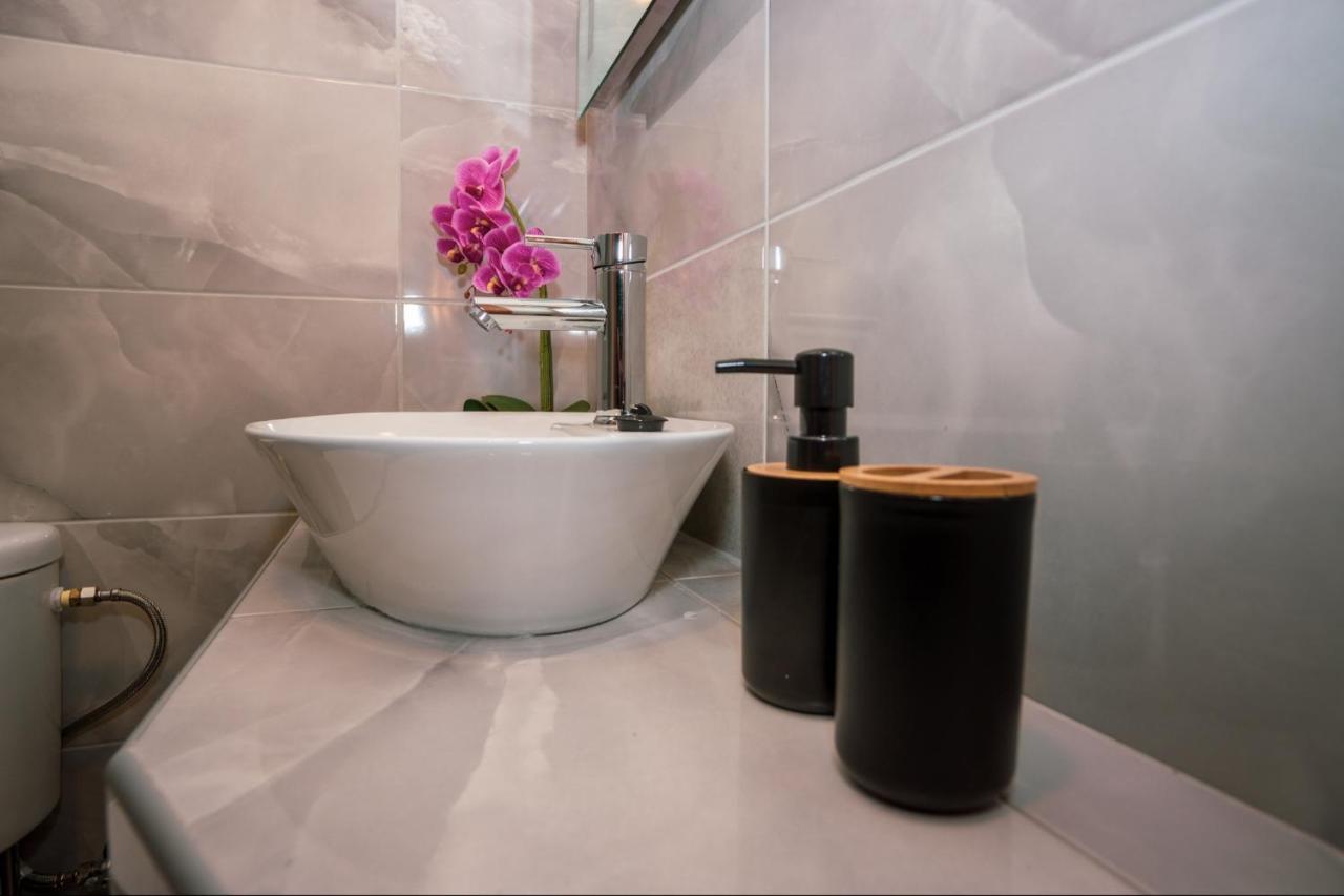 Seashell Luxury Apartment Нікіті Екстер'єр фото